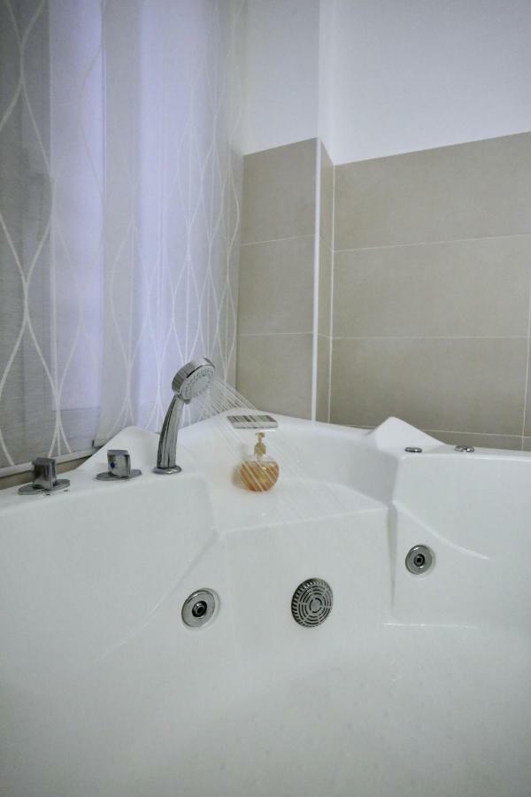 Lux Apartment Appartamento